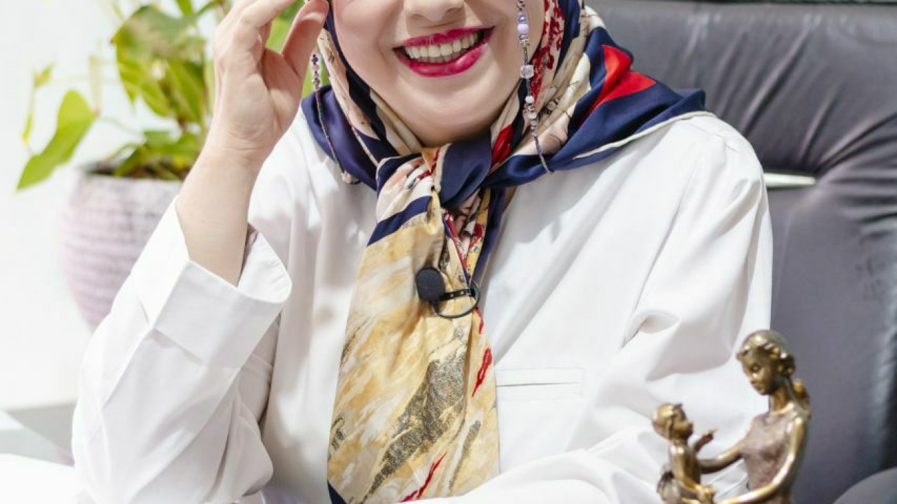 دکتر نرگس تاج دینی و اوشات